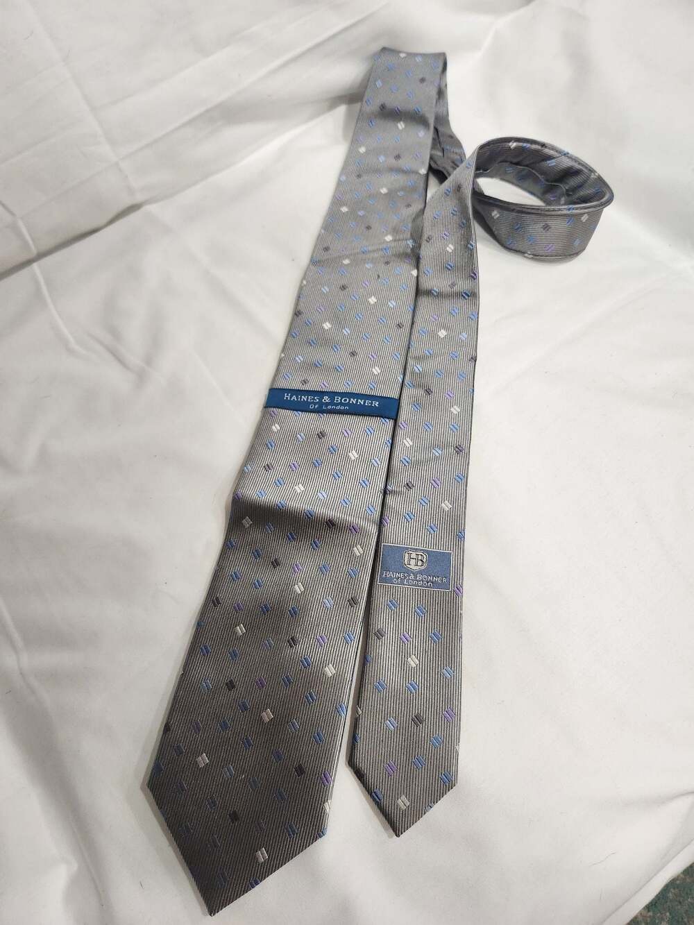 Haines & Bonner of London Men's Silk Geometric Square Pattern Tie